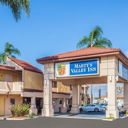 Super 8 By Wyndham Oceanside Marty'S Valley Inn 외부 사진