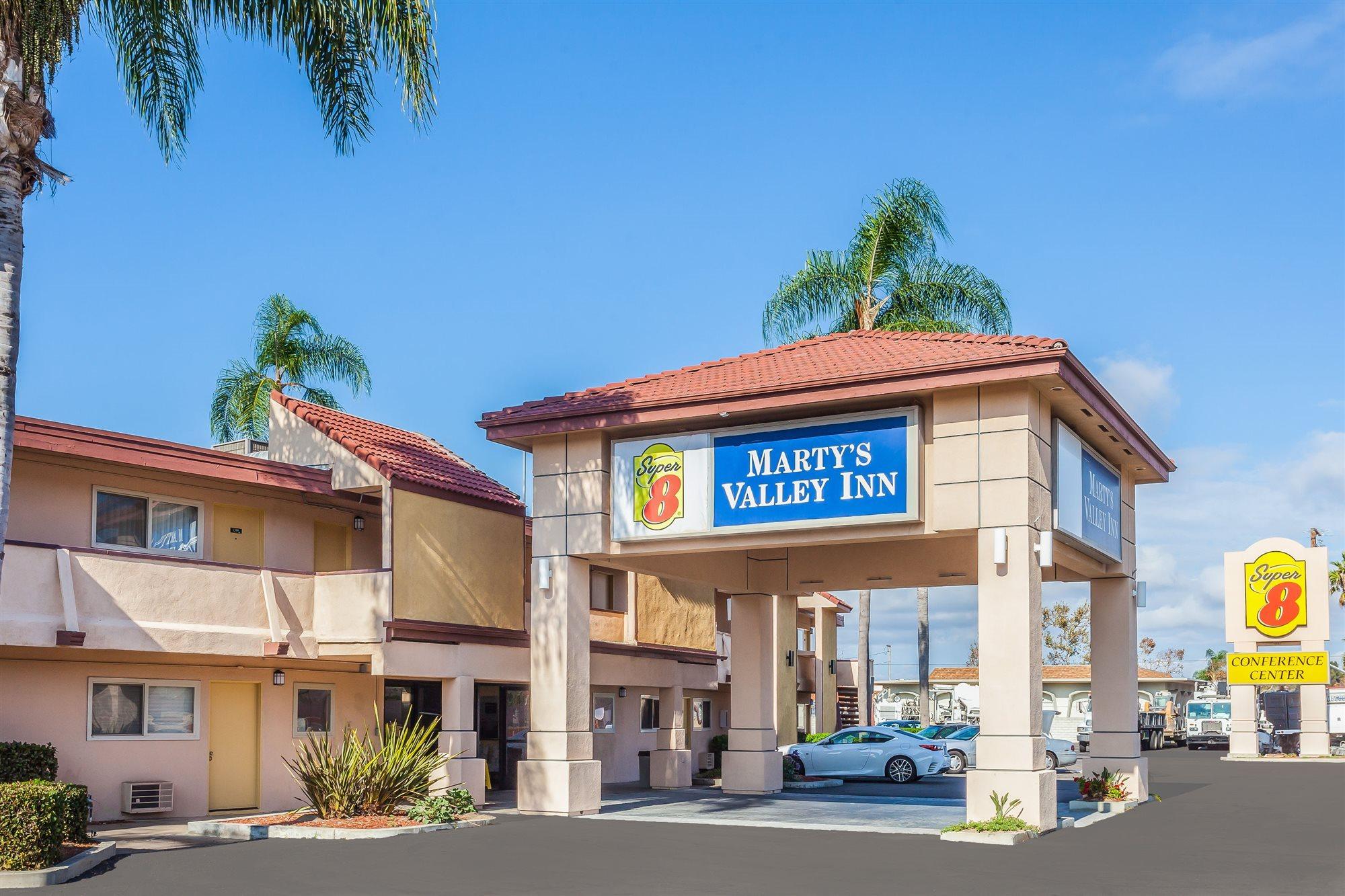 Super 8 By Wyndham Oceanside Marty'S Valley Inn 외부 사진