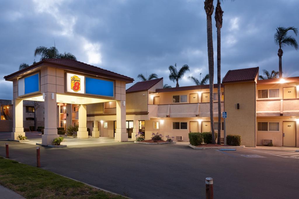 Super 8 By Wyndham Oceanside Marty'S Valley Inn 외부 사진